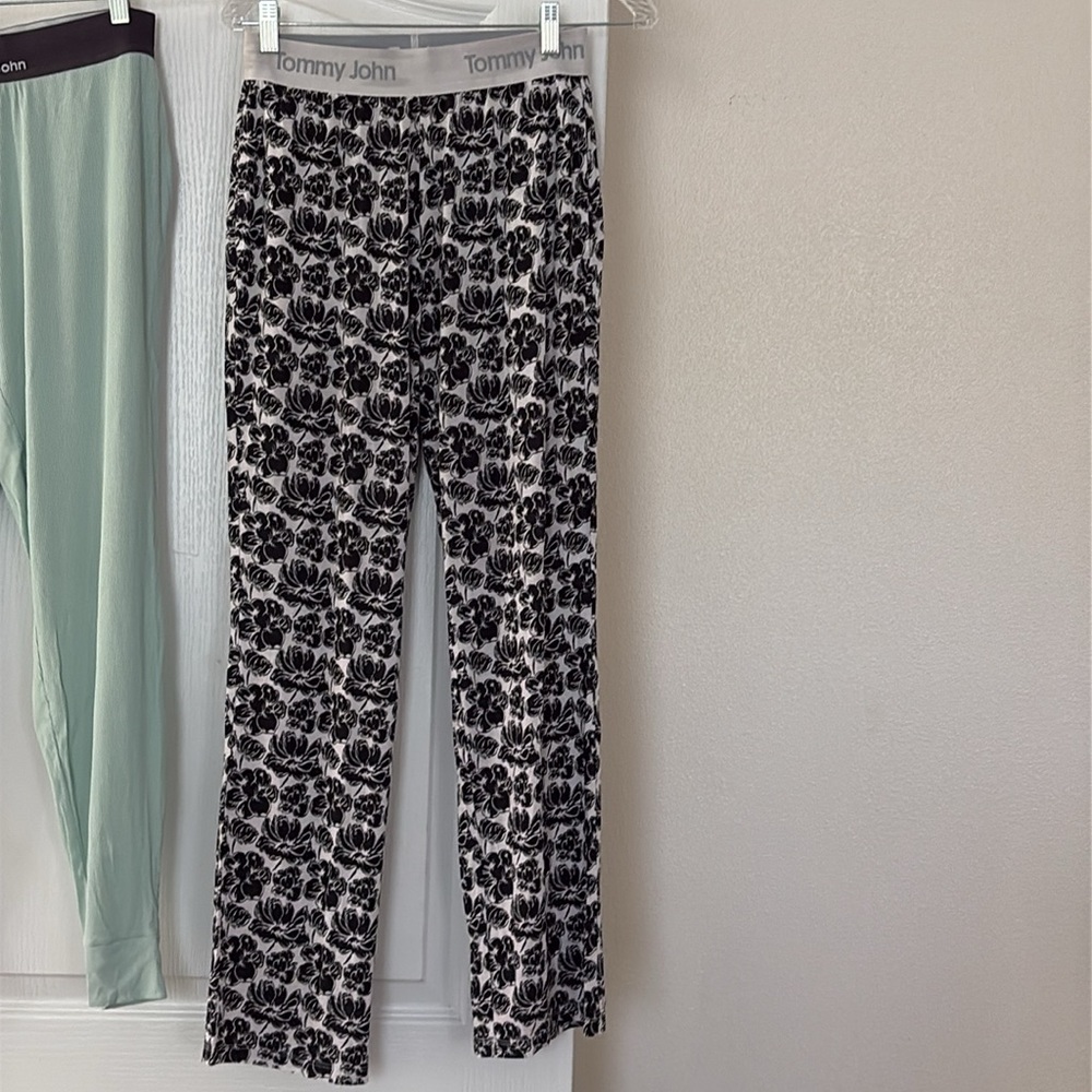 NWOT Tommy John 3 pc-Cream Sweatshirt(S) Black/White pants(S) Green pants(M) - Picture 2 of 12